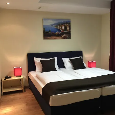 Hotel Lloyed