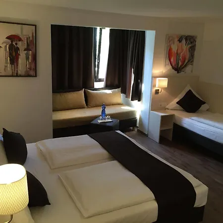 Hotel Lloyed