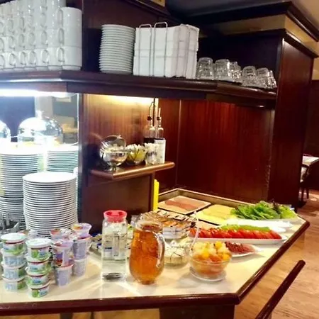 Lloyed Hotel