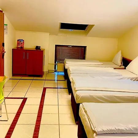 Lloyed Hotel