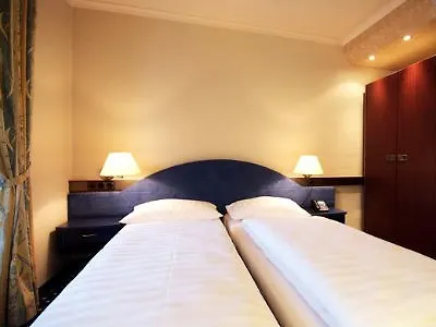 Lloyed 3* Frankfurt nad Menem