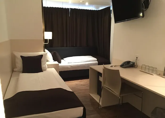 Lloyed 3* Frankfurt nad Menem