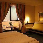 Lloyed Hotel 3*