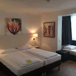 Lloyed Hotel