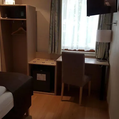Lloyed Hotel