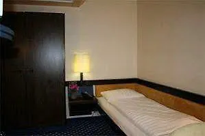 Lloyed Hotel 3*
